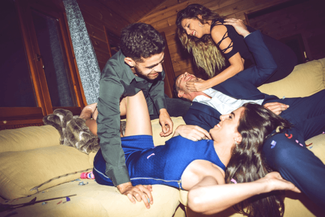 【乱交】グループセックスってどこで募集してるの?参加してみた体験談とリスク