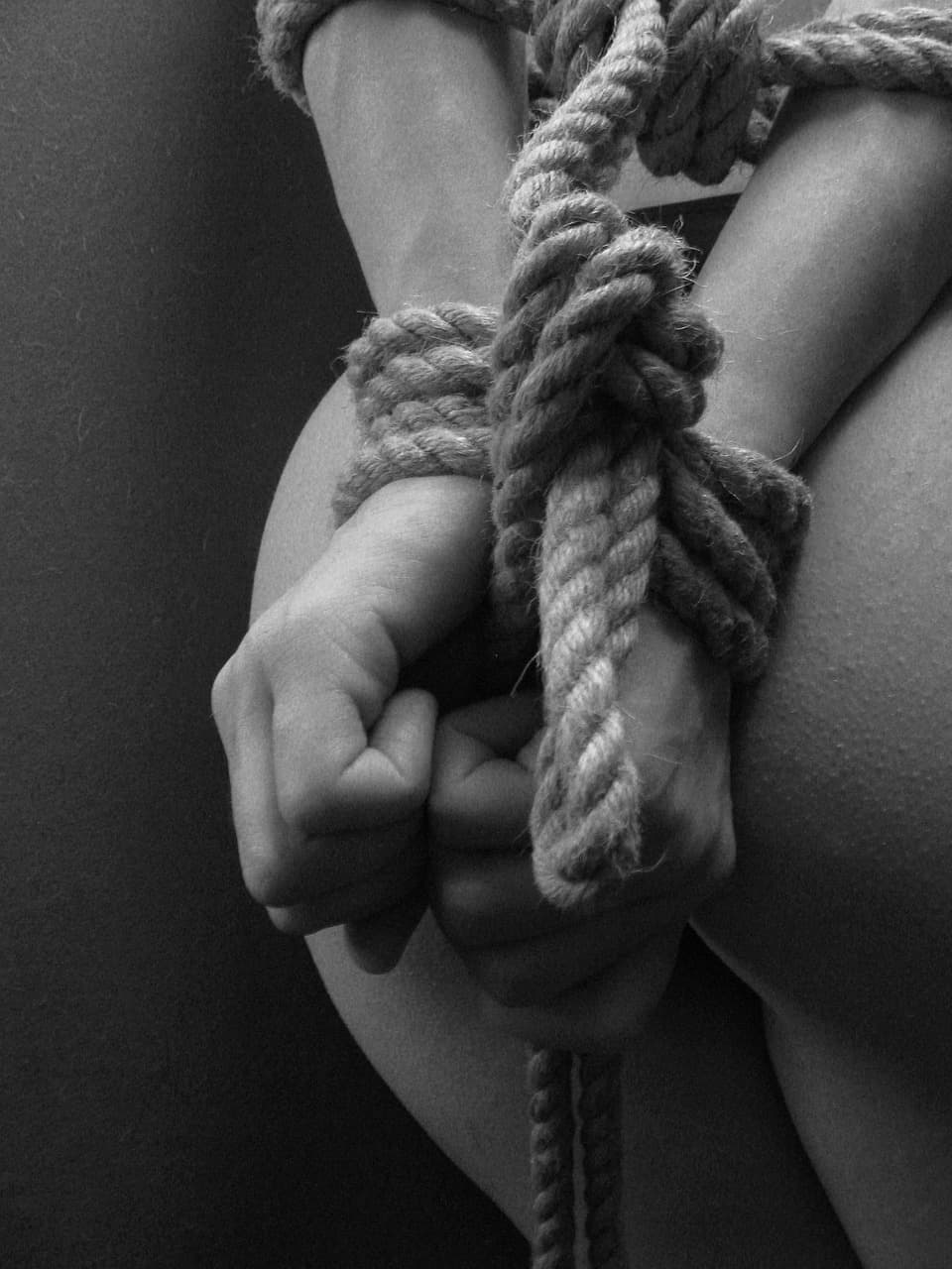 あなたの恋人を着実にエッチな緊縛プレイ好きにする方法