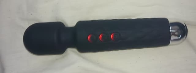 【新世界発見】実家で初めてちんこに電マ当ててみた!